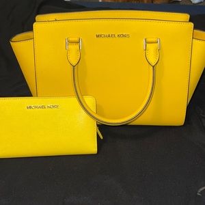 MK Selma purse new with tags, wallet included